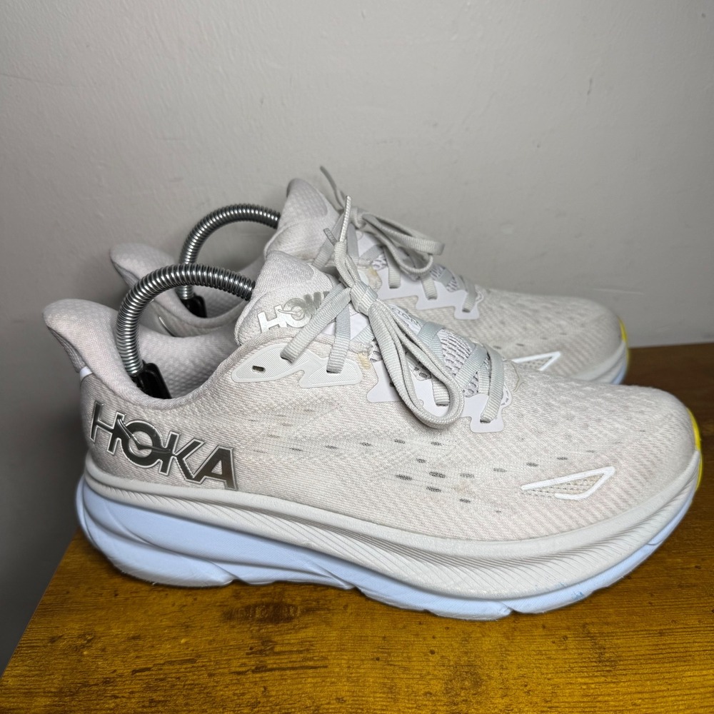 Hoka Clifton 9 Running Shoes Womens Size 8.5 White 1127896 NCIW